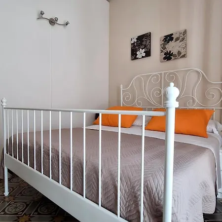 Cortile Stesicoro 3*