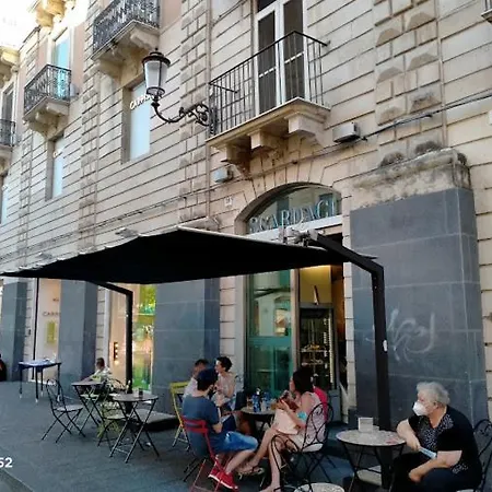 Oda ve Kahvaltı Cortile Stesicoro Katanya