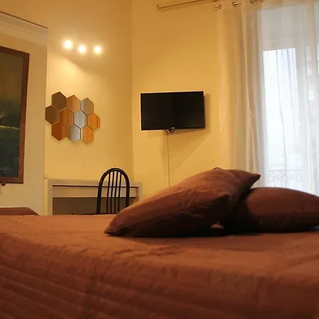 Oda ve Kahvaltı Cortile Stesicoro 4*