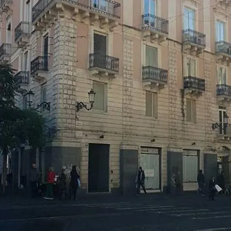 Cortile Stesicoro 4*