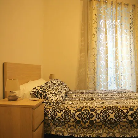 Cortile Stesicoro Oda ve Kahvaltı 4*